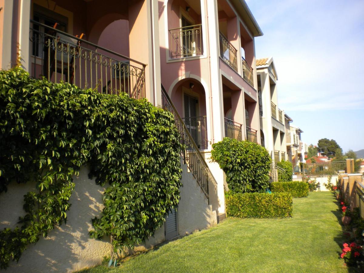 Garden Villas Αγία Ευφημία Εξωτερικό φωτογραφία